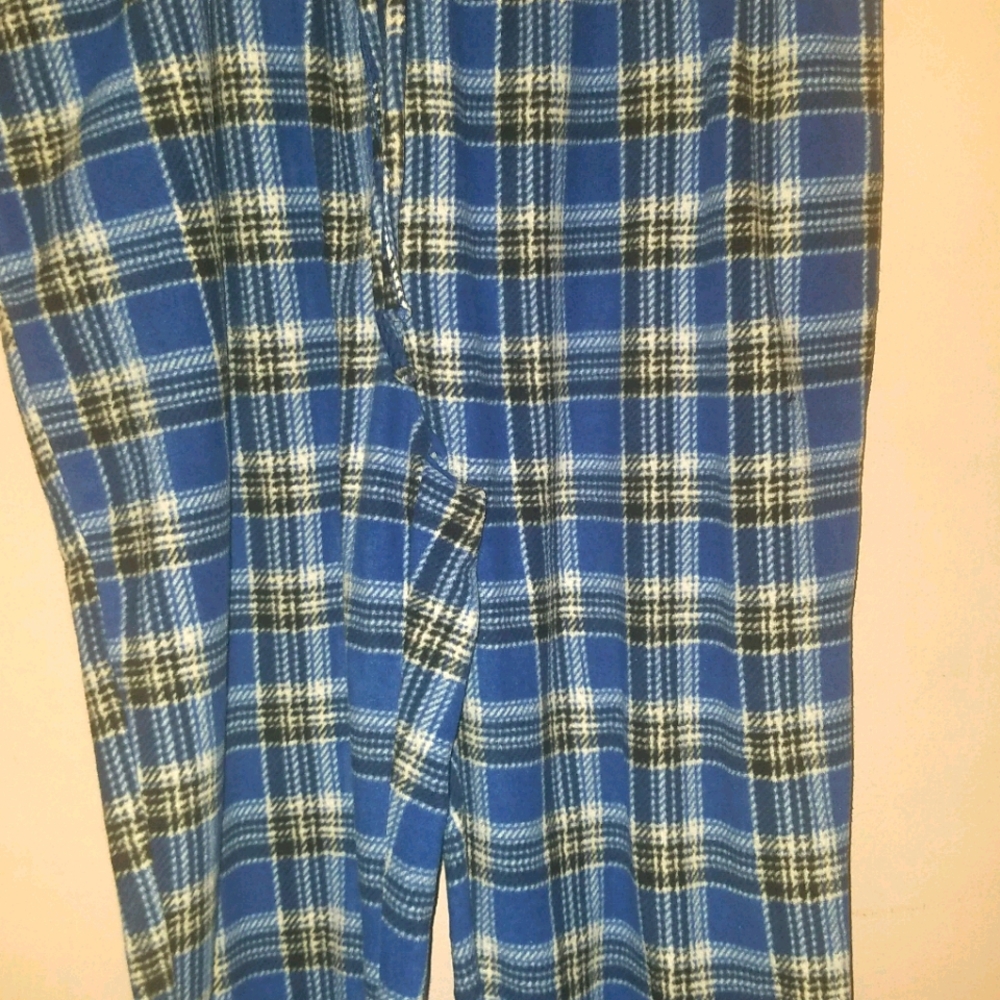 Pijamas - Picture 1 of 7